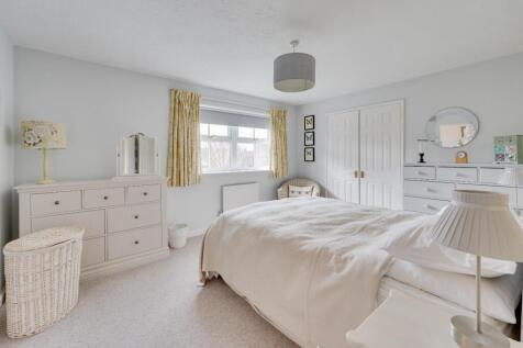 1.15 - bedroom.jpg