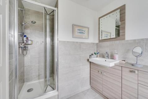 1.17 - ensuite.jpg