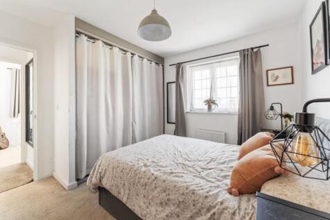 7 - bed 1.jpg
