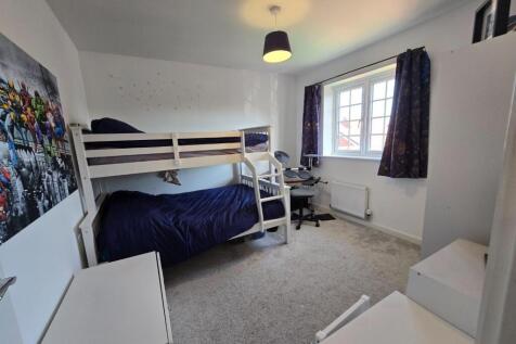 9 - bed 2.jpg