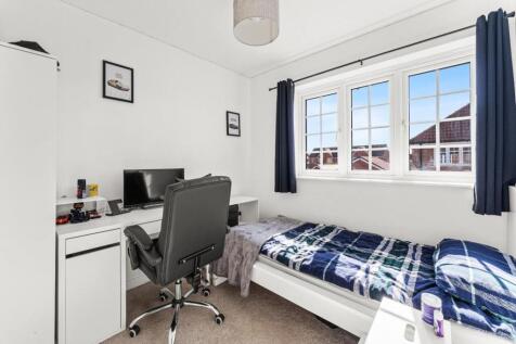 11 - bed 4.jpg
