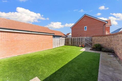 13 - rear garden.jpg