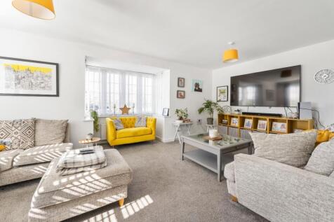 17 - sitting room.jpg