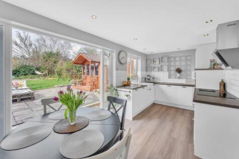 3 - kitchen diner.jpg