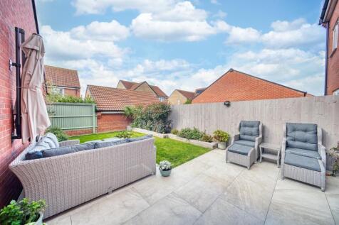 67 Moorhen Rd- Mark Templer - PhotoCB 8.jpeg