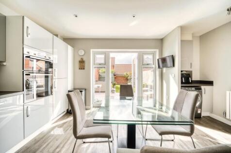 67 Moorhen Rd- Mark Templer - PhotoCB 16.jpeg