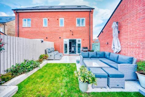 67 Moorhen Rd- Mark Templer - PhotoCB 15.jpeg