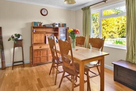 5 - dining room.jpg
