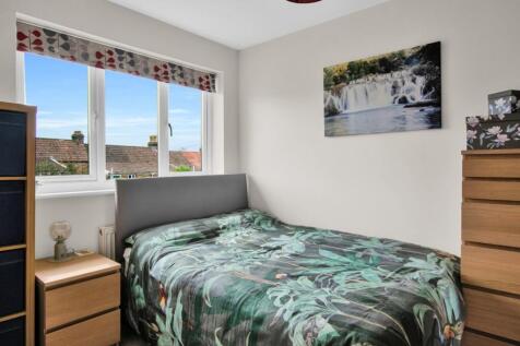 1.7 - bedroom.jpg