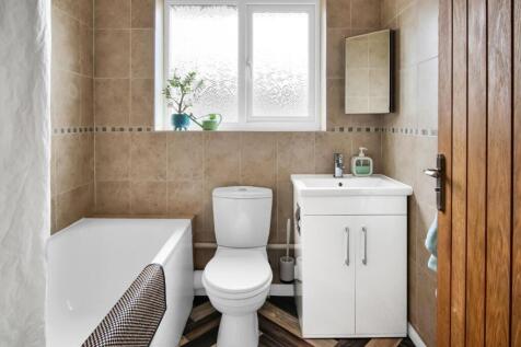 1.9 - bathroom.jpg
