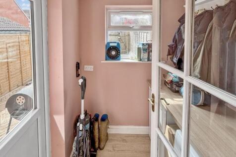 10 - rear porch-utility.jpg