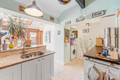 90 High St Yatton BS49 4DW 5.jpg