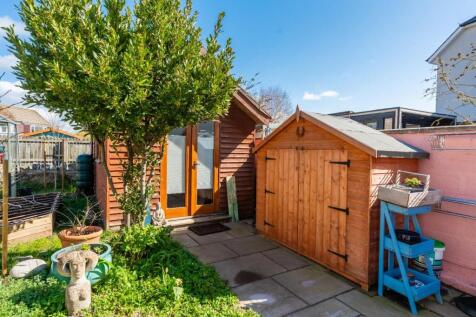 90 High St Yatton BS49 4DW 42.jpg