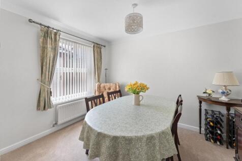 31 Grange Farm Rd  BS49 4RB 11.jpg