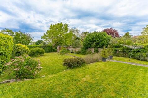 2 - rear garden.jpg