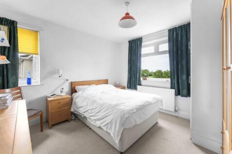 11 - bed 2.jpg