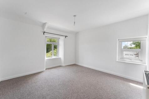 9 - bedroom.jpg