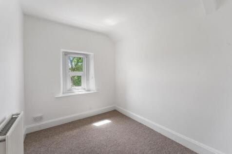 11 - bedroom.jpg
