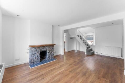 16 - sitting room.jpg