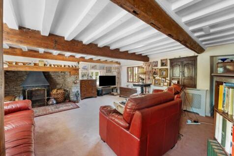 4 - sitting room.jpg