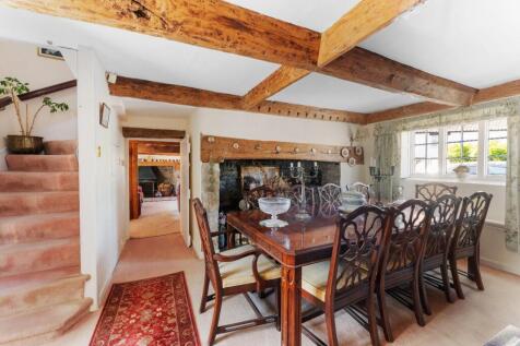 8 - dining room.jpg