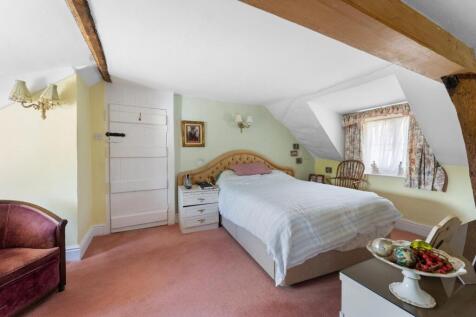 13 - bed 1.jpg