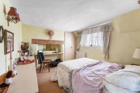 17 - bed 2.jpg
