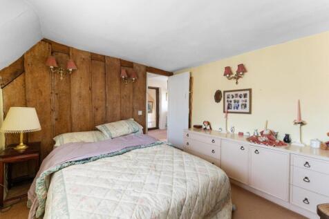 18 - bed 2.jpg