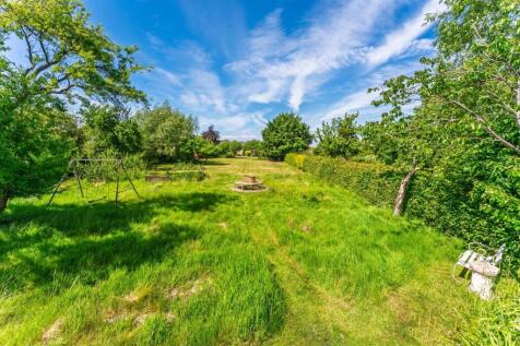 24 - rear of garden.jpg