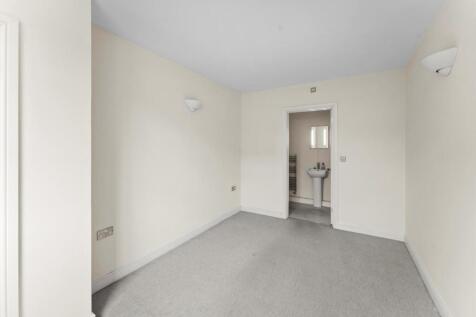 1 Village Mews, 26 High Street, Yatton, BS49 4JA37