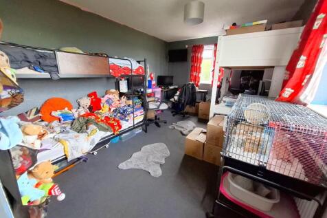 8 - bed 1.jpg