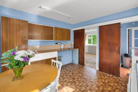 4 - kitchen breakfast room.JPG