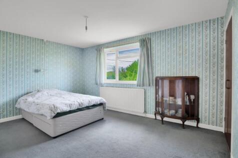 10.5 - bedroom.JPG