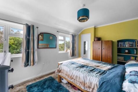 1.10 - bed 2.jpg