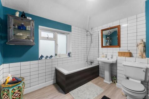 1.13 - bathroom.jpg