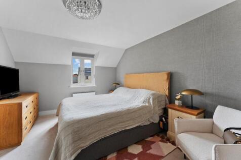 1.7 - bed 1.jpg