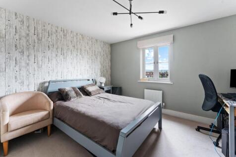 1.12 - bedroom.jpg