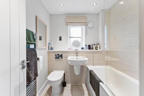 1.15 - bathroom.jpg