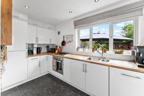 1.4 - kitchen.jpg