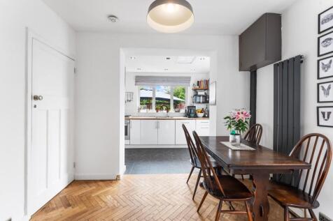 1.5 - kitchen diner.jpg