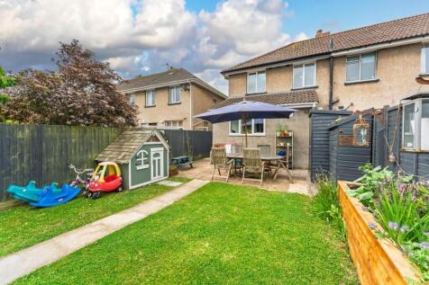 1.7 - rear garden (2).jpg