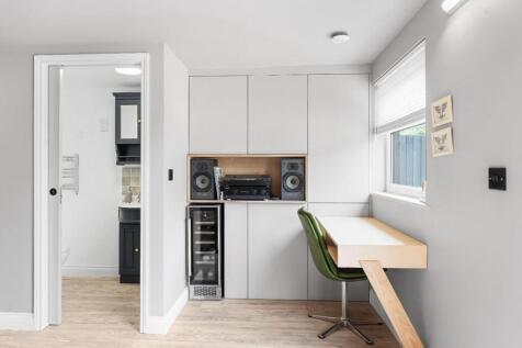 1.14 - garden room.jpg