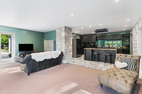 4 - kitchen family room.jpg