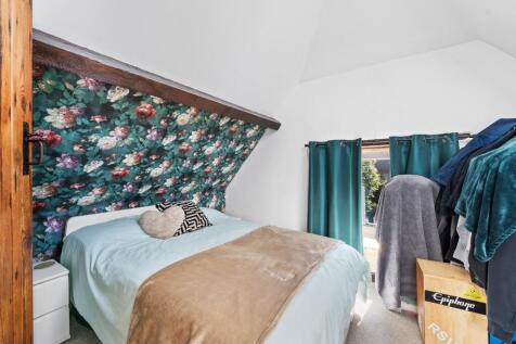 13 - bed 3.jpg