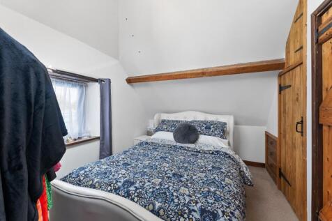 14 - bed 4.jpg
