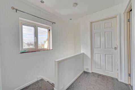 30 Henley Park BS49 4JH 15.jpg