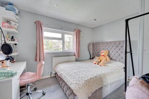 30 Henley Park BS49 4JH 7.jpg