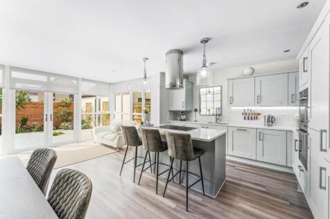 8 Pippin Close Claverham BS49 4GF 2.jpg