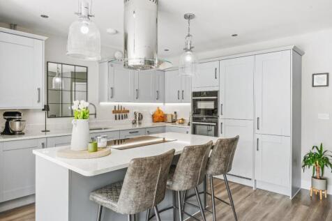 8 Pippin Close Claverham BS49 4GF 6.jpg