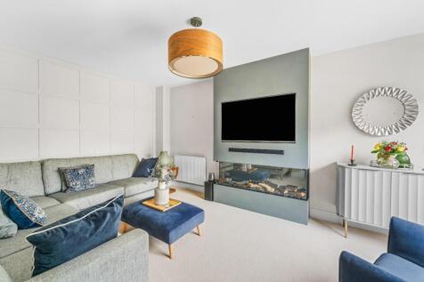 8 Pippin Close Claverham BS49 4GF 11.jpg